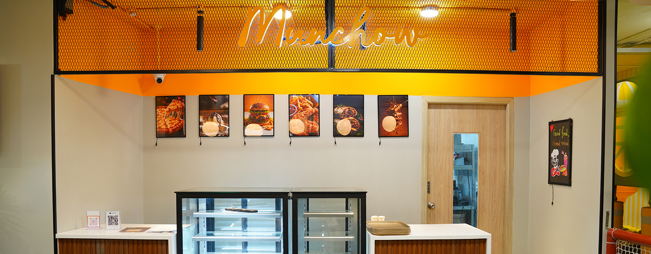 Plug N Play Cafe